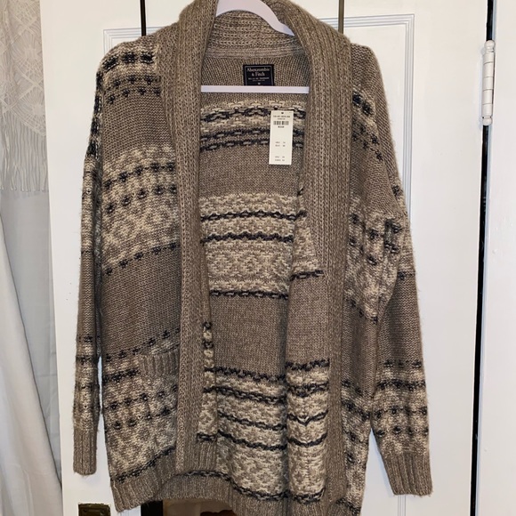 Abercrombie & Fitch Sweaters - NWT Abercrombie Knit Cardigan!
